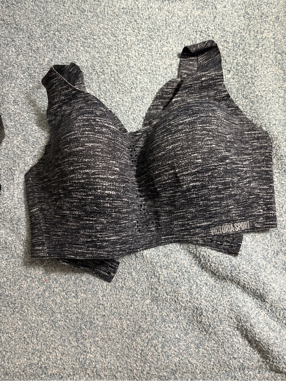 Victoria’s Secret 34D Seamless Black Space-Dye Sports Bra